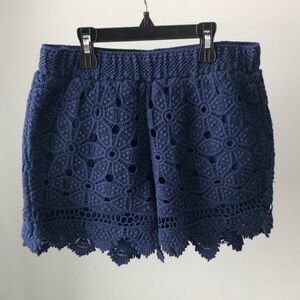 Alya Crocheted Floral Shorts Size S